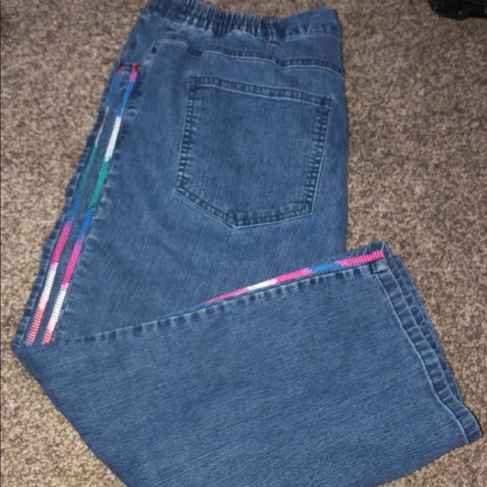 Ruby Rd. Jeans with colored side stripes and stretchy waist